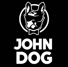 Pies buldog na czarnym tle z musżką u szyii nad napisem John Dog